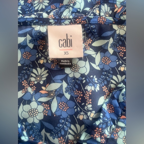 Cabi Floral Blue Sleeveless Top - Picture 3 of 3
